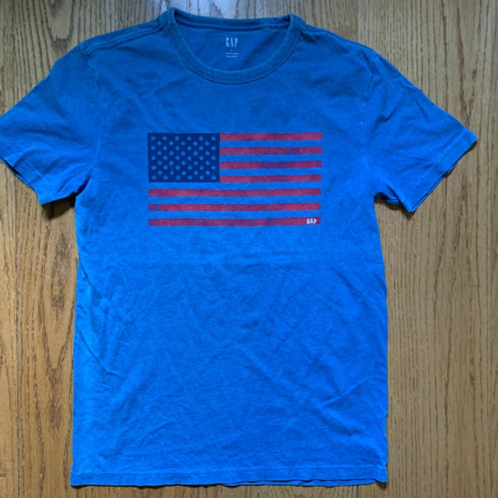 Men's GAP Garment Washed Flag Short Sleeve Tee, Size Small